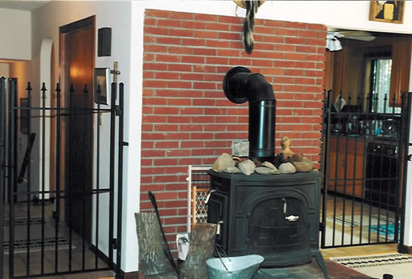 Western motif gates